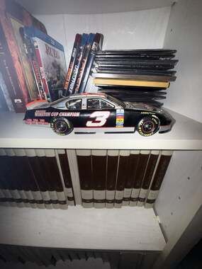 2003 Action Dale Earnhardt #3 The Victory Lap / 7X Winston Cup Champion 1:24 Die